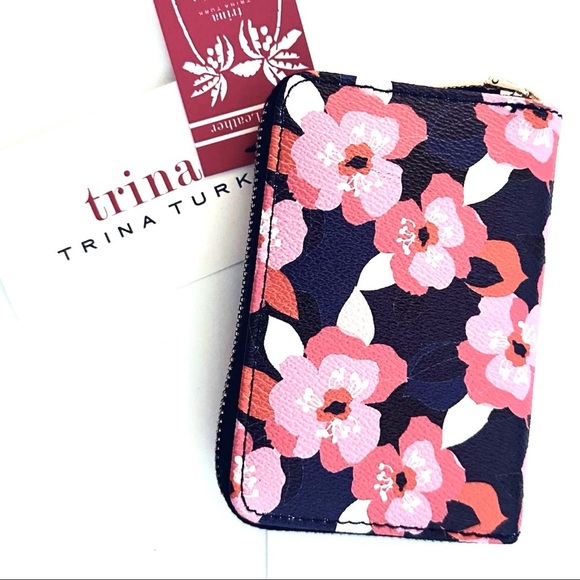 NWT Trina Turk Vegan Leather Zip Around Wallet Navy Blue & Pink NEW IN GIFT BOX - Picture 3 of 9